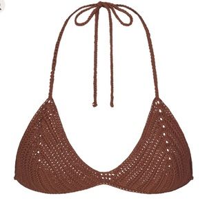 Skims CROCHET SWIM TRIANGLE BIKINI TOP | JASPER × 1
JASPER / M